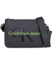 Calvin Klein - Handtasche sculpted camera pouch21 mono k60k610681 black/dark juniper 0gx - Lyst