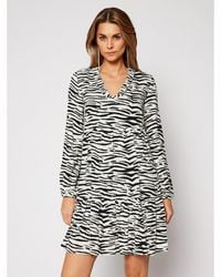 Pinko - Kleid Für Den Alltag Zebra 20202 Prr 1N133V 8495 Weiß Regular Fit - Lyst
