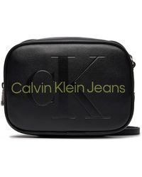 Calvin Klein - Handtasche sculpted camera bag18 mono k60k610275 black/dark juniper 0gx - Lyst