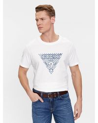Guess - T-Shirt Ss Cn Triangle Embro M4Ri27 K8Fq4 Weiß Regular Fit - Lyst