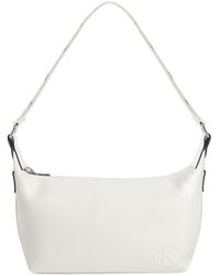 Calvin Klein - Handtasche ultralight shoulder bag22 pu k60k611227 ivory ybi - Lyst