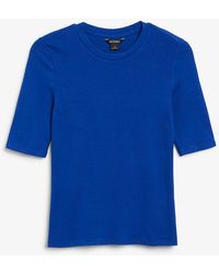 Monki - Weiches körpernahes t-shirt blau - Lyst