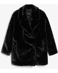 Monki Kurze Faux-Fur-Jacke - Schwarz