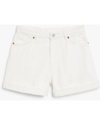 Monki Femme Vêtements Pantalons & Jeans Pantalons courts Shorts en jean Blue Bermuda denim shorts 