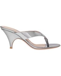 Gianvito Rossi - Sofia Thong Metallic-Effect Leather Sandals - Lyst