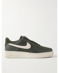 Nike air force 1 sneakers cheap with navy swoosh and gum sole