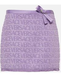 Versace - Vestido corto de algodon con logo - Lyst