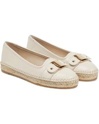 Ferragamo Leather Vara Buckle-detail Espadrilles in Natural Womens Shoes Flats and flat shoes Espadrille shoes and sandals 