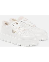 Prada - Baskets En Cuir À Logo Embossé - Lyst