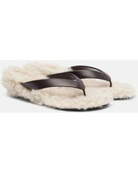 Le Monde Beryl - Shearling-Trimmed Leather Thong Sandals - Lyst