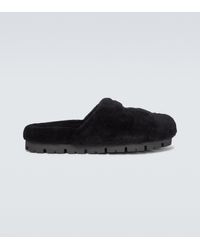 Zapatillas de borrego Prada de Pelo de color Negro para hombre Hombre Zapatos de Zapatos sin cordones de Zapatillas de casa 