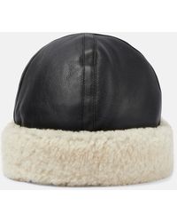 Totême - Leather And Shearling Hat - Lyst