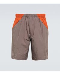 Hombre Ropa de Pantalones cortos Shorts tecnicos Y-3 de Tejido sintético de color Gris para hombre 