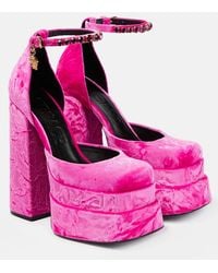 Versace - Medusa Aevitas Velvet Platform Pump - Lyst
