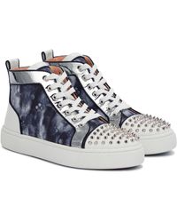 trainers with spikes on them