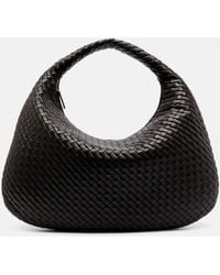 Bottega Veneta - Schultertasche Veneta Large Aus Leder - Lyst