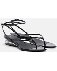 Alaïa - Invisible Patent Leather Thong Sandals - Lyst