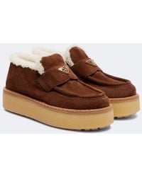 Prada - Plateau-Loafers Aus Veloursleder Mit Shearling - Lyst