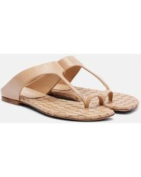 Bottega Veneta - Livia Intrecciato Leather Thong Sandals - Lyst