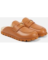 Miu Miu - Mules De Piel Con Logo - Lyst