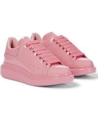 Alexander McQueen Oversize-Sneakers aus Lackleder - Pink