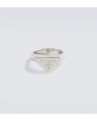 Prada - Ring aus Sterlingsilber mit Logo - Lyst