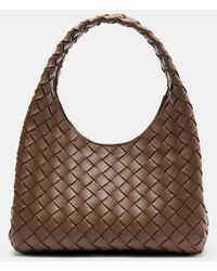 Bottega Veneta - Schultertasche Campana Small Aus Leder - Lyst