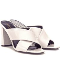 Saint Laurent Pantoletten Loulou 95 aus Lackleder - Weiß