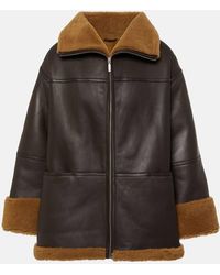 Totême - Giacca Signature in pelle con shearling - Lyst