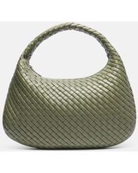 Bottega Veneta - Schultertasche Veneta Medium Aus Leder - Lyst