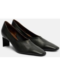 KHAITE - Cecilia Leather Pumps - Lyst