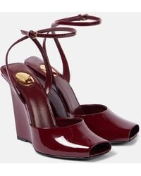 Saint Laurent - La Scandale 110 Patent Leather Wedge Sandals - Lyst