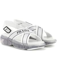 Prada Sandales à brides croisées et semelle à bulles - Blanc