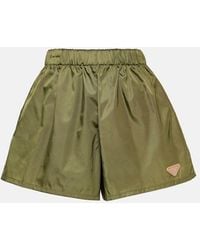 Prada - Shorts in Re-Nylon con logo - Lyst