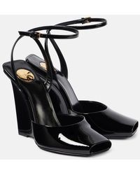 Saint Laurent - La Scandale Sandalen Aus Lackleder - Lyst
