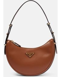 Prada - Umhängetasche aus Leder - Lyst