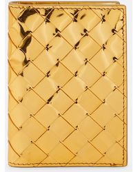 Bottega Veneta - Reisepass-Etui Intrecciato Aus Metallic-Leder - Lyst