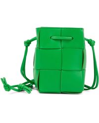 Bottega Veneta Bucket-Bag Cassette Mini aus Leder - Grün