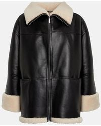 TOTEME - Chaqueta de piel de oveja - Lyst