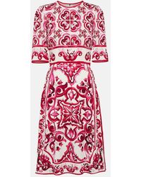 Dolce & Gabbana - Vestido midi de charmeuse con estampado Maiolica - Lyst