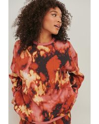 NA-KD Trend Pullover mit Batik-Aufdruck - Mehrfarbig