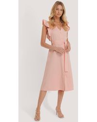 NA-KD Belted V-Neck Ruffle Midi Dress - Pink