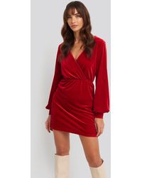 NA-KD Party Velvet Overlap Mini Dress - Rot