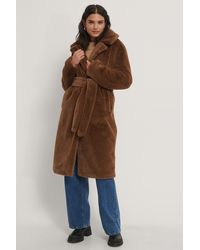 NA-KD Jas Met Riem - Bruin