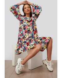 NA-KD Trend Minikleid Mit Volantärmeln - Mehrfarbig