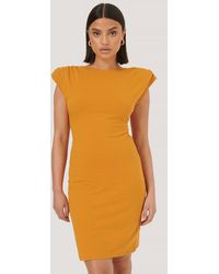 NA-KD Trend Kleid Mit Gepolsterten Schultern - Orange