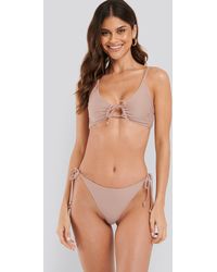 NA-KD Structured Triangle Bikini Panty - Roze