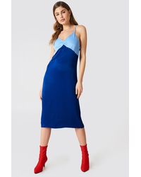 NA-KD Block Colored Slip Dress - Blauw