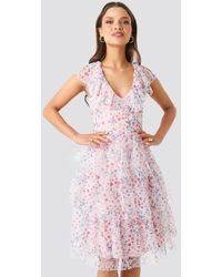 NA-KD Ruffle Floral Midi Dress - Roze