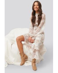 NA-KD Oyster Printed Smocked Dress - Naturel
